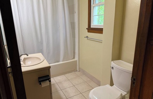 Brighton Heights Apartment | Cozy 1-bedroom apartment in peaceful Pittsburgh with WiFi