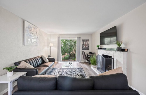Green Hills Apartment | Cozy 1-bedroom apartment in a great location-Greenhill