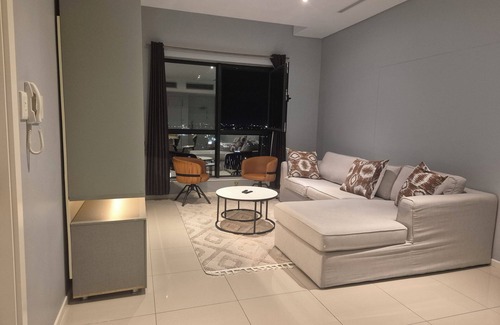 Gaborone Apartment | Cozy 1-bedroom apartment in lovely Gaborone with AC, fitness room