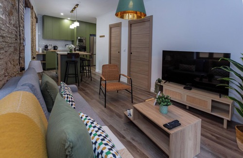 Barrio del Carmen Apartment | Cozy 1-bedroom apartment in enjoyable Valencia with AC, WiFi