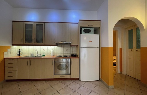 Ampelokipoi Apartment | Cozy 1-Bedroom Apartment with Garden Patio | 2 min to Metro | Central Athens