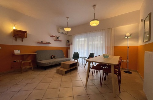 Ampelokipoi Apartment | Cozy 1-Bedroom Apartment with Garden Patio | 2 min to Metro | Central Athens