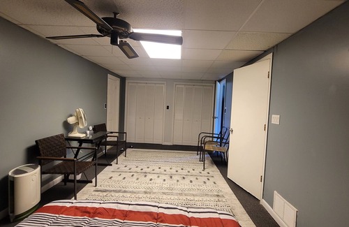 Bethany Apartment | Cozy 1-bedroom apartment with WiFi, Central AC in welcoming Bethany