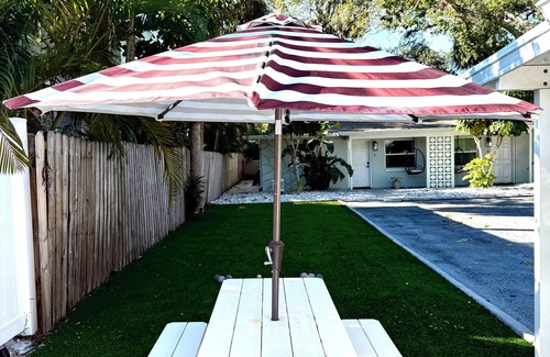 Downtown Dunedin Apartment | Cozy 1-bedroom apartment in charming Dunedin 2 min walk from downtown