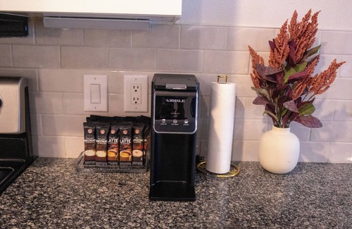 Astrodome Apartment | Cozy 1-bedroom apartment with pool and gym in lovely Houston, central location