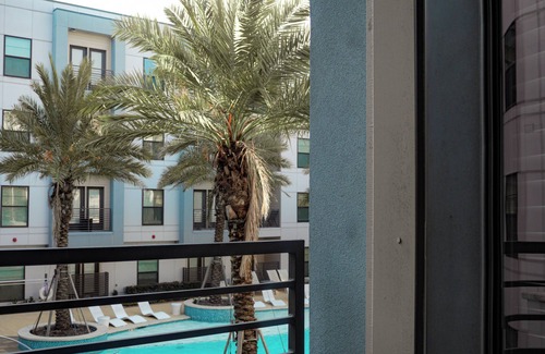Astrodome Apartment | Cozy 1-bedroom apartment with pool and gym in lovely Houston, central location