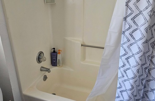 Croft Apartment | Cozy 1-bedroom apartment in welcoming Pioneer with WiFi, AC. Close to Kirkwood.
