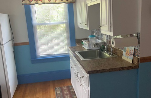 Sanford Apartment | Cozy 1-bedroom apartment in charming Sanford within 20 minutes to Maine beaches