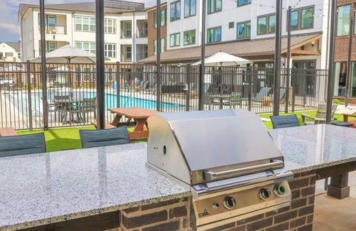 Sherman Apartment | Cozy 1-bedroom apartment in Sherman with AC, WiFi, fitness room, pool