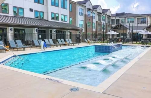 Sherman Apartment | Cozy 1-bedroom apartment in fabulous Sherman with AC, WiFi, fitness room