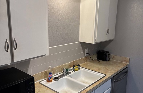 Irving Apartment | Cozy 1-bedroom apartment with AC, WiFi and Washer/Dryer in Irving