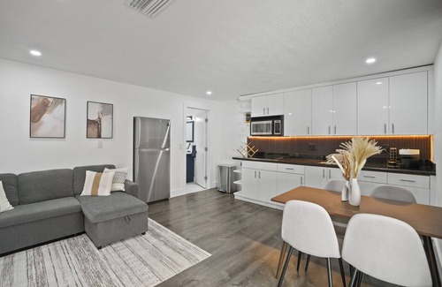 Tamiami Apartment | Cozy 1-bedroom apartment in Prima location Miami up to 4 guests