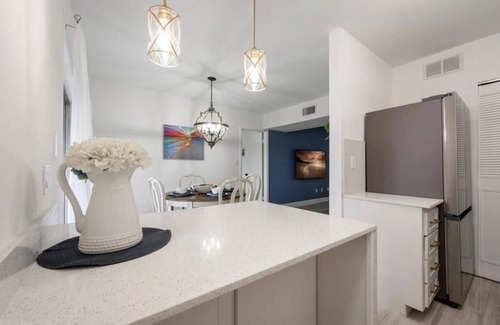 Park Shore Apartment | Cozy 1-bedroom apartment in tranquil Naples with WiFi, fitness room