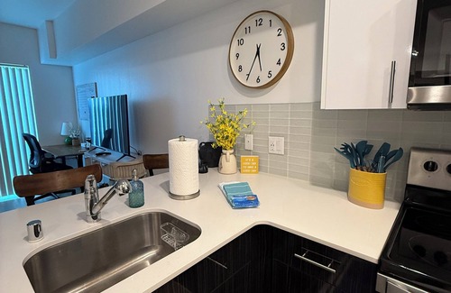 Central Tacoma Apartment | Cozy 1-bedroom apartment in enjoyable Tacoma with fitness room/AC