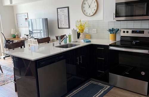 Central Tacoma Apartment | Cozy 1-bedroom apartment in enjoyable Tacoma with fitness room/AC