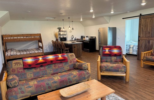 Cody Apartment | Cozy 1-bedroom apartment with WiFi, AC in beautiful Cody