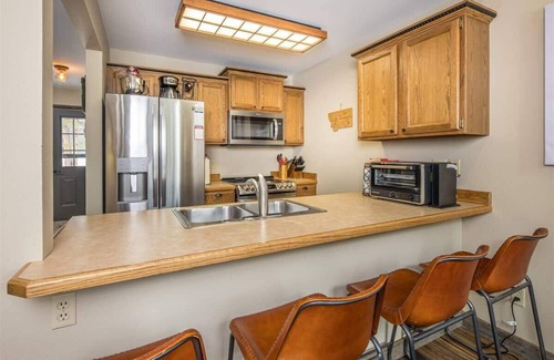 Big Sky House | Cozy 1 Bedroom Cabin With Substaintial Loft