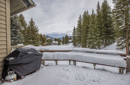 Big Sky House | Cozy 1 Bedroom Cabin With Substaintial Loft