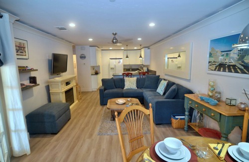 Downtown Palm Springs Condo | Cozy 1-Bedroom Condo in beautiful Palm Springs with fitness room, AC