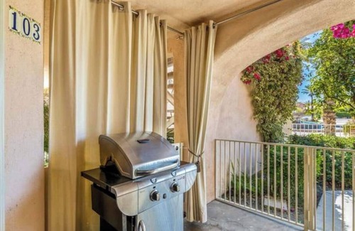 Downtown Palm Springs Condo | Cozy 1-Bedroom Condo in beautiful Palm Springs with fitness room, AC