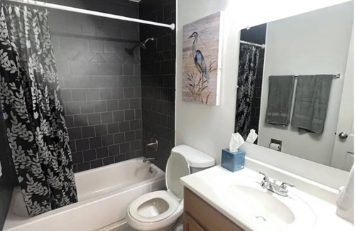 Tulsa Condo | Cozy 1-bedroom condo in lovely Tulsa with AC, WiFi