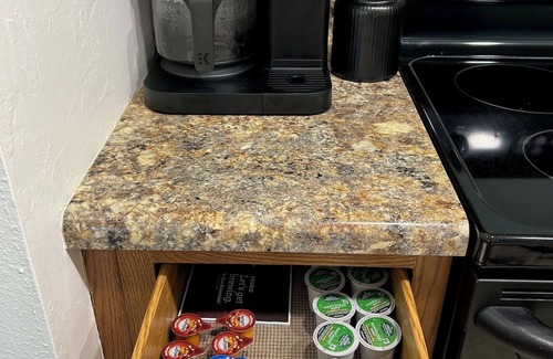 Table Rock Condo | Cozy 1-bedroom condo in lovely Branson with AC, fitness room