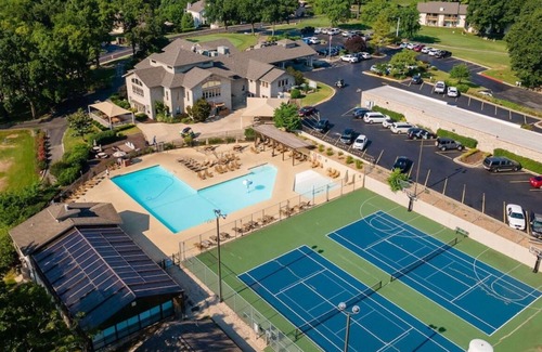 Table Rock Condo | Cozy 1-bedroom condo in lovely Branson with AC, fitness room