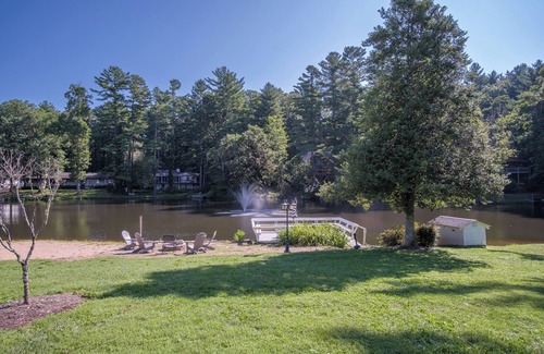Flat Rock Condo | Cozy 1-bedroom condo in charming Flat Rock.