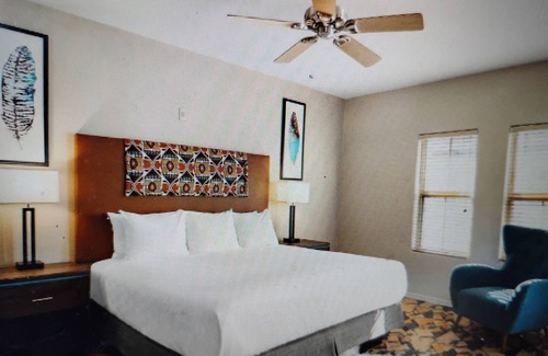 South Scottsdale Condo | Cozy 1-bedroom condo with pool and fitness room in lovely Scottsdale