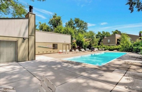 Lakewood Condo | Cozy 1-bedroom condo w gated patio in charming Lakewood Denver