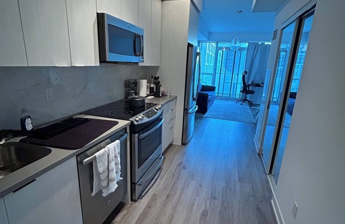Niagara Condo | Cozy 1-bedroom condo with AC, fitness room in downtown Toronto