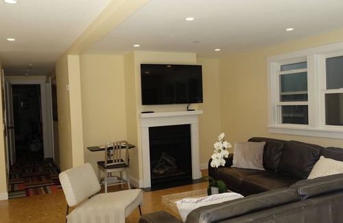 Fairfax Apartment | Cozy 1-bedroom creekside hideaway in charming Fairfax walkable to downtown.