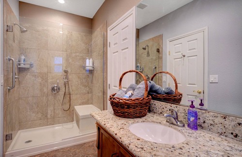Canyon Gate House | Cozy 1-bedroom house in fantastic Las Vegas with AC, WIFI near Summerlin
