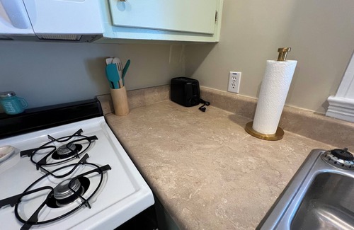 Gaffney House | Cozy 1-bedroom house with WiFi, AC on Historic College Drive in Gaffney,SC