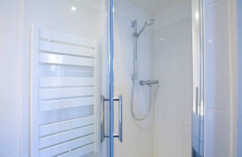 Quartier du Faubourg-Montmartre Apartment | Cozy 1 Bedroom in Center of Paris - Sc04