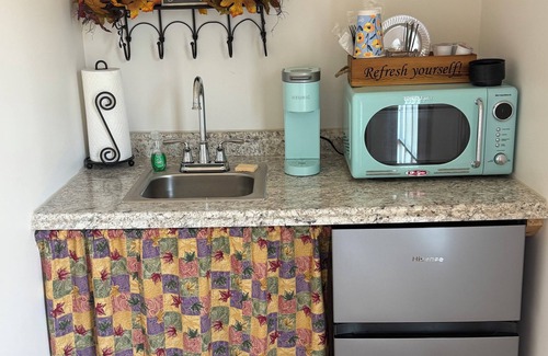 Waverly Apartment | Cozy 1-bedroom in enchanting Waverly with WiFi, AC in the Country