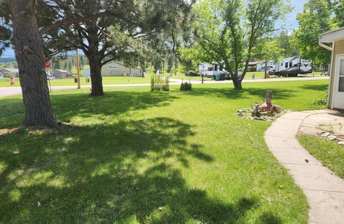 Sturgis House | Cozy 1-bedroom mobile home with AC, WiFi in scenic Sturgis