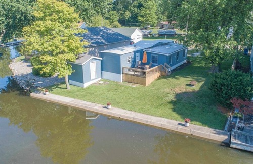 Angola House | Cozy 1-bedroom mobile home on the beautiful Crooked lake