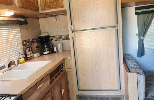 Fort King District House | Cozy 1-bedroom mobile home Huge Inground Pool, Jacuzzi, Barbique WiFi, AC Ocala