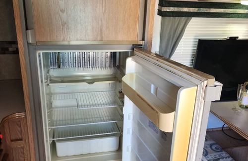 Fort King District House | Cozy 1-bedroom mobile home Huge Inground Pool, Jacuzzi, Barbique WiFi, AC Ocala