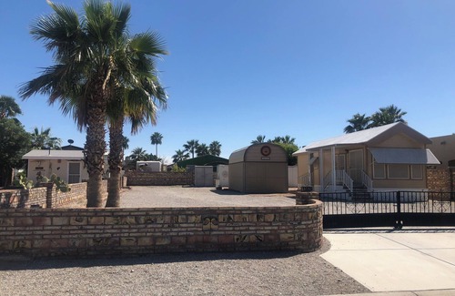 Foothills House | Cozy 1-bedroom mobile home in Yuma Foothills. Additional screened Arizona Room