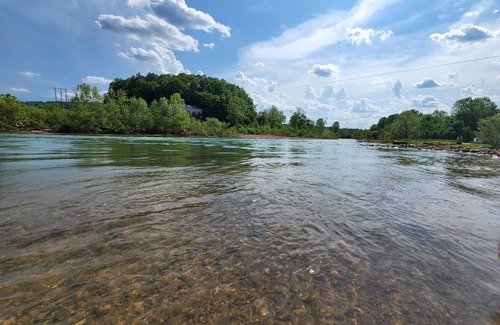 Van Buren House | Cozy 1 bedroom near Current River