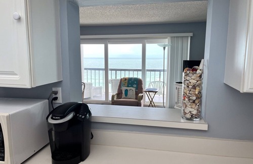 Indian Shores Condo | Cozy 1-bedroom oceanfront condo in delightful Indian Shores Florida