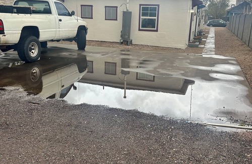 Garfield Apartment | Cozy 1-bedroom Purple apartment in Historic Downtown Phoenix with AC, WiFi