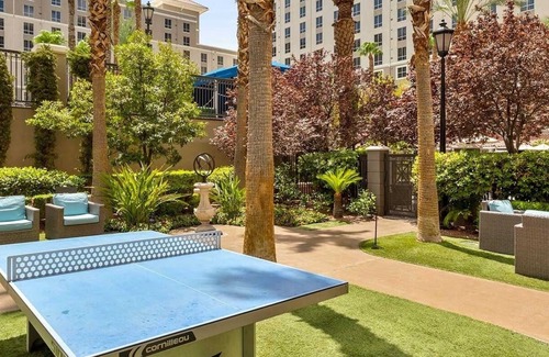 Las Vegas Resort | Cozy 1-bedroom resort with AC, fitness room in vibrant Las Vegas