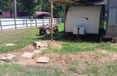 Negreet House | Cozy 1-bedroom RV near Toledo Bend, LA.