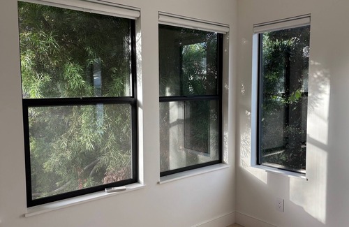 Suburban Park - Lorelei Manor - Flood Park Triangle House | Cozy 1-bedroom/studio with AC, WiFi 5 min from Palo Alto in Menlo Park