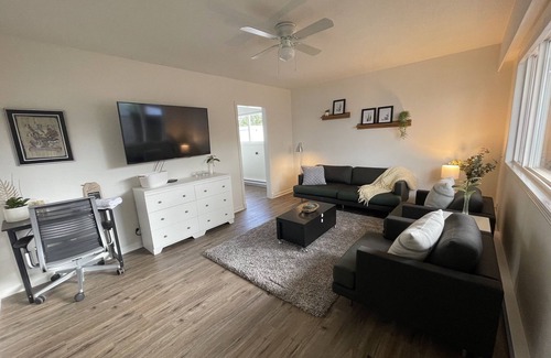 Regional District of Nanaimo Apartment | Cozy 1 Bedroom Suite - 5 minutes from the beach!