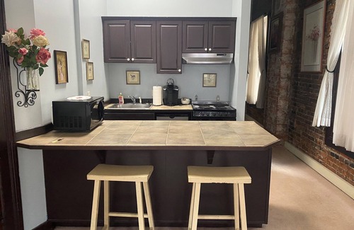 Pioneer Square Hotel | Cozy 1-bedroom suite in lovely Seattle with WiFi