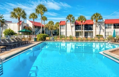 Bradenton Beach Condo | Cozy 1-bedroom condo with large pool, fishing pier, and pickleball courts